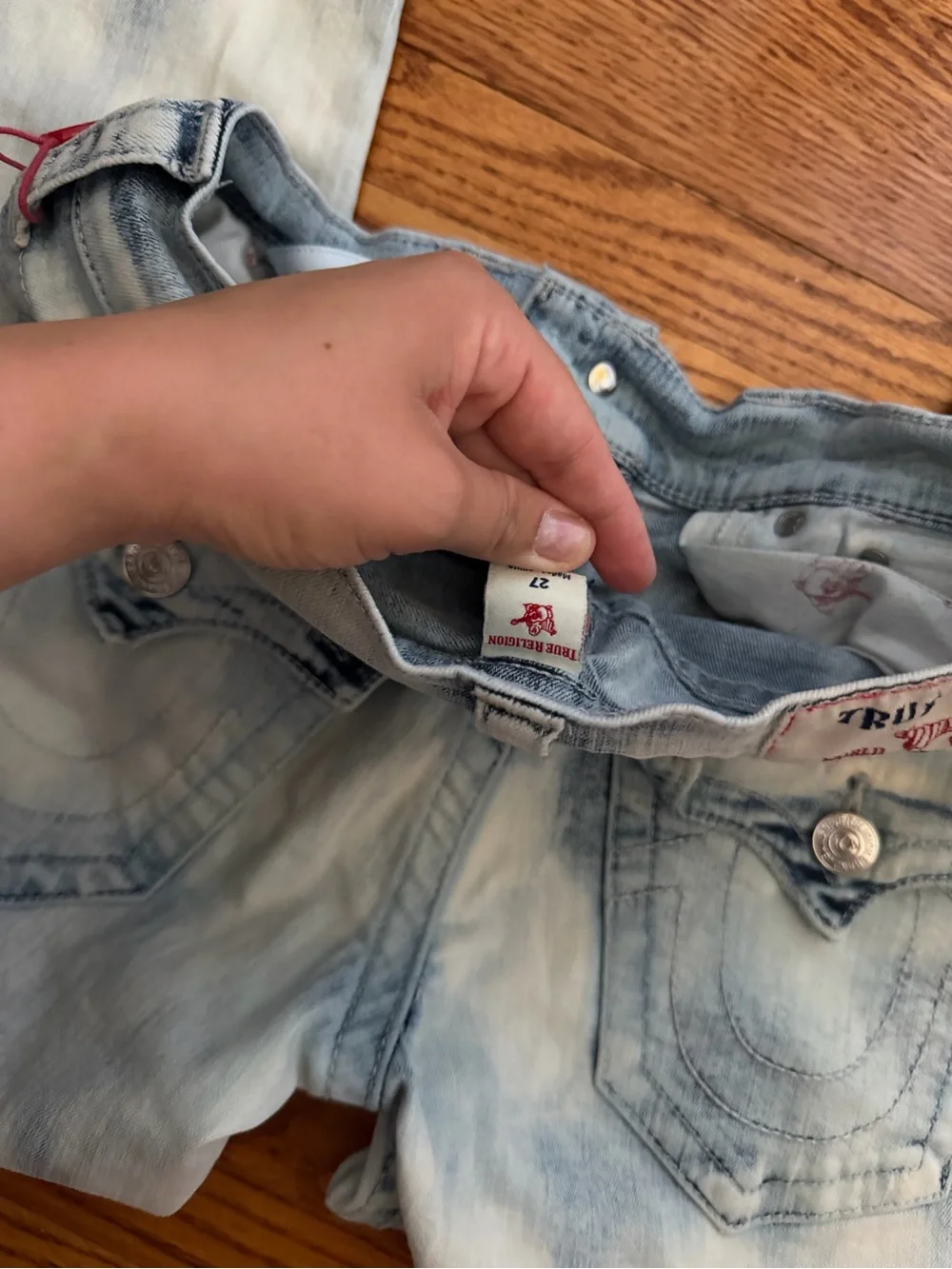 True Religion Light Wash Skinny Jeans with Signature Back Pockets - Picture 3 of 5